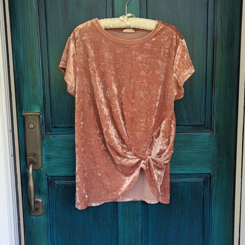 🔴 CLEARANCE   Paris Hilton Pink Velvet Twist Hem Festival Blouse Women's Medium